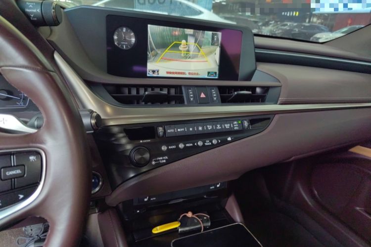 Used Lexus ES 2018 300h Premier Edition China VI Standard