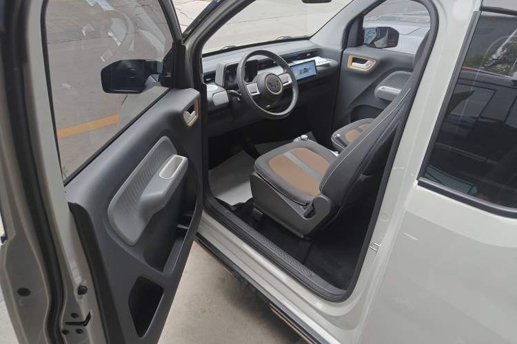 Used Wuling Hongguang MINIEV 2022 GAMEBOY 200km Play Edition with Lithium Iron Phosphate