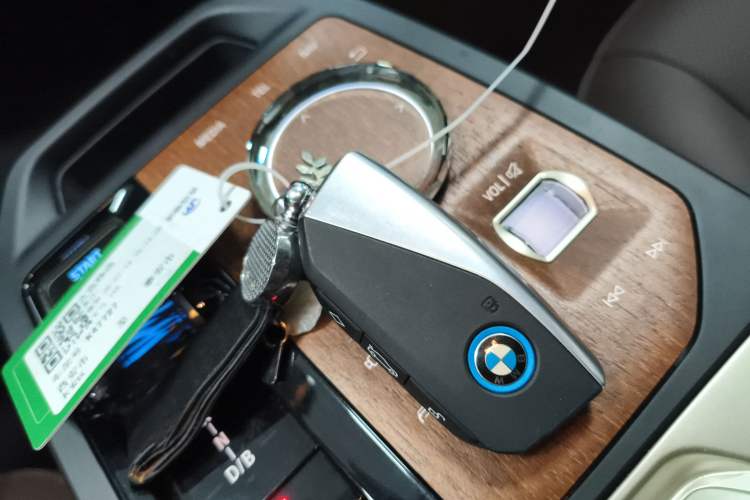 Used BMW iX 2022 xDrive40
