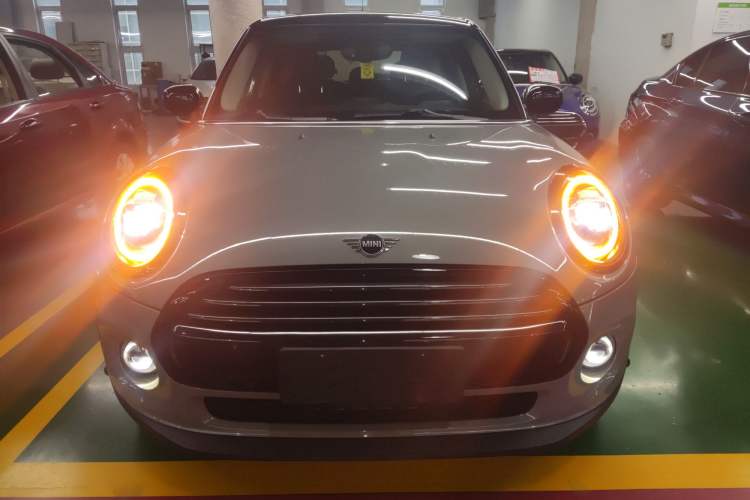 Used  MINI 2021 1.5T COOPER Artist Five-Door Edition
