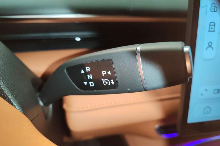 Used  S07 2024 215Max Range-Extended Version
