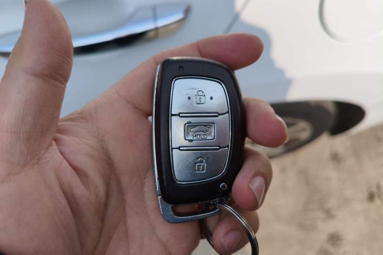 Used Hyundai Elantra (6th Generation / Lingdong) 2016 1.6L Automatic ZhiXuan – Elite Version