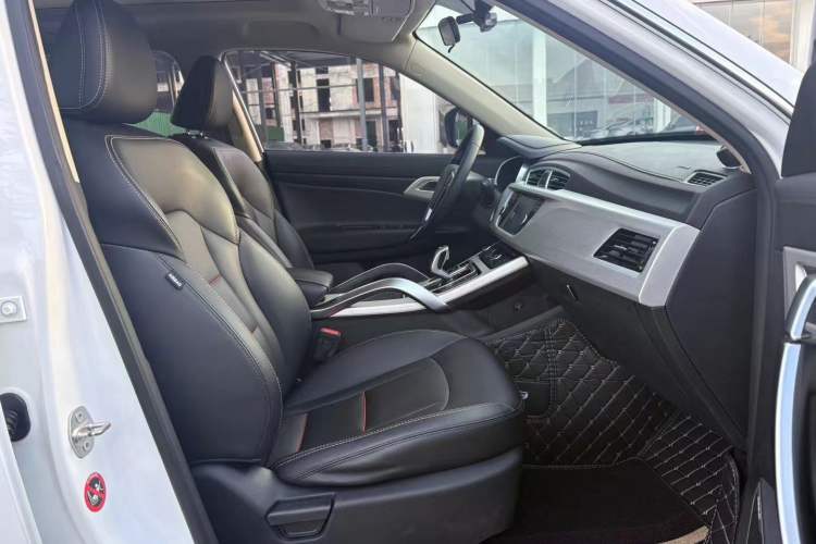 Used Geely Auto Emgrand X7 Sport 2020 1.8TD DCT Two-Wheel Drive Smart Connect 4G-Enabled Version
