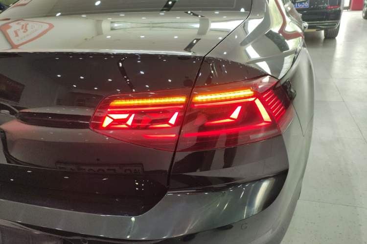 Used Volkswagen Magotan 2023 2 Million Units Commemorative Edition 330TSI DSG Luxury Version
