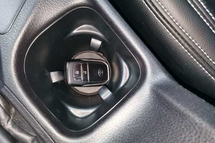 Used Toyota RAV4 2016 2.0L CVT Two-Wheel Drive Comfort Edition China V Standard