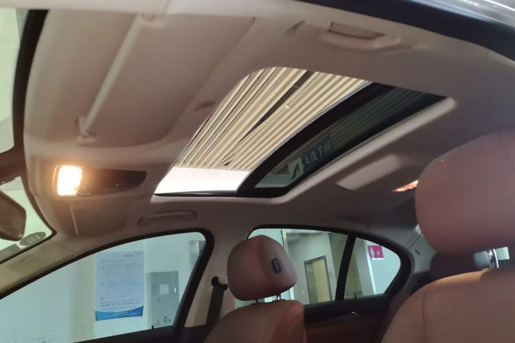 Used BMW 5 Series 2015 520i Elegant Edition