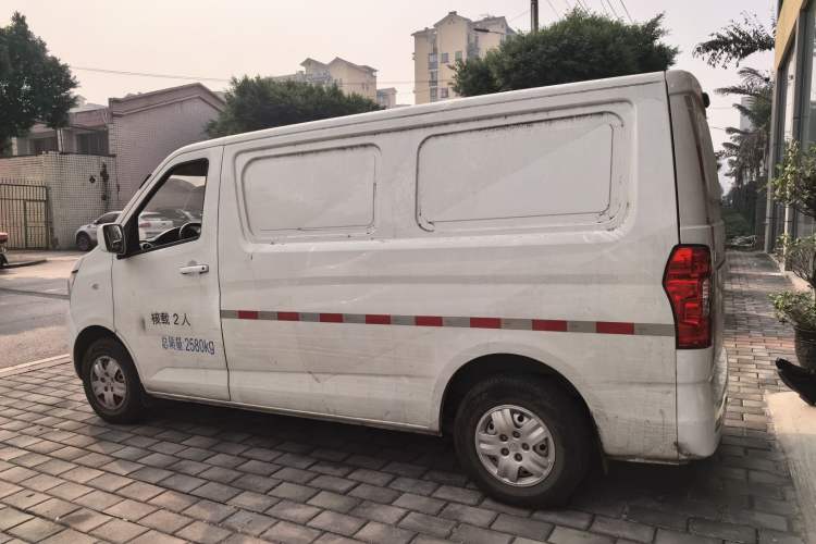 Used Chana Ruixing EM60 2023 Pure Electric Van 4525 mm Long Flat Roof with Back-Hinged Doors 2 Seats 60 kW 38.7 kWh
