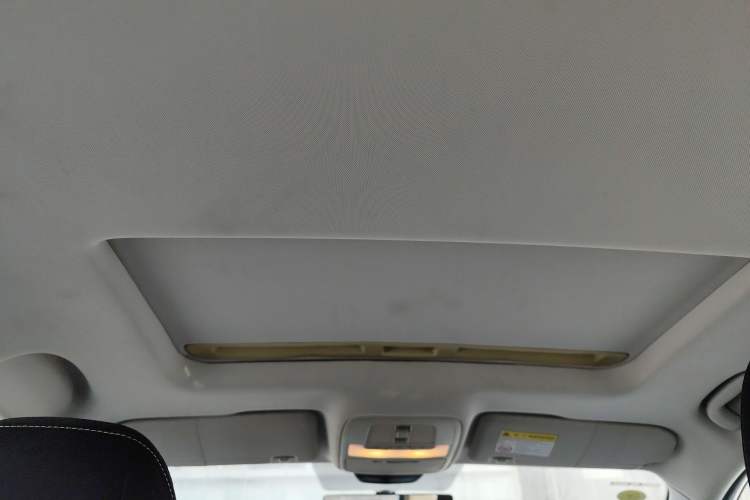 Used Roewe i5 2021 1.5L CVT Platinum Edition