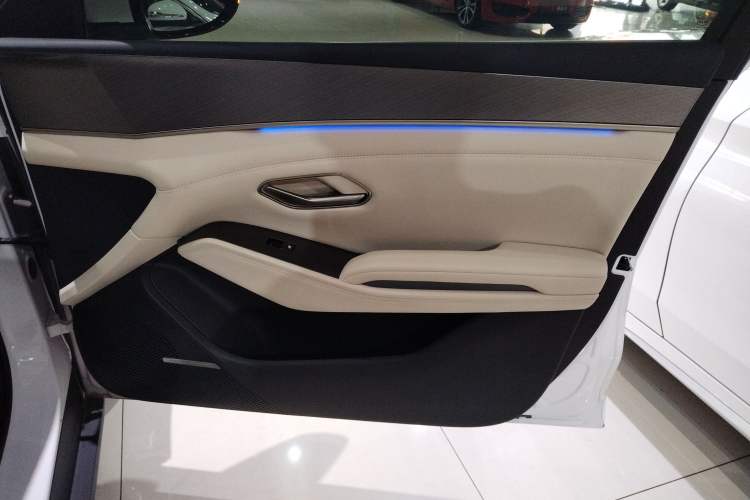 Used BYD Qin L 2024 DM-i 120KM Excellence Model
