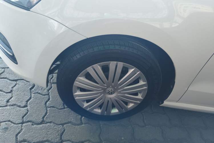 Used Volkswagen Polo 2016 1.6L Automatic Comfort Model
