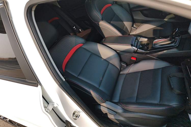 Used MG 5 2022 180 DVVT CVT Youth Luxury Edition
