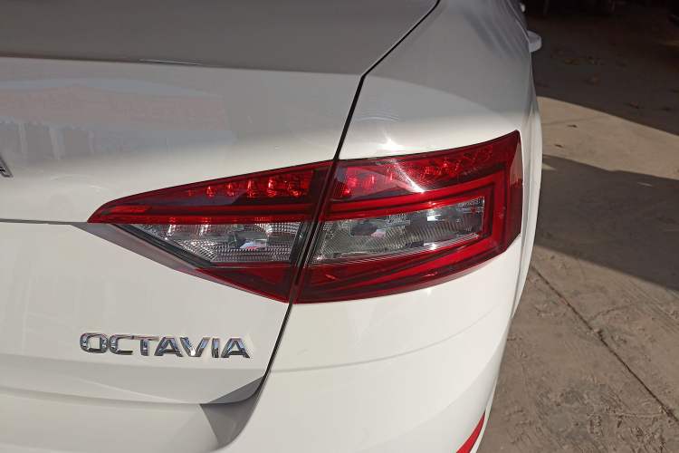 Used Skoda Octavia 2019 1.5L Automatic SmartDrive Comfort Edition China V Standard

