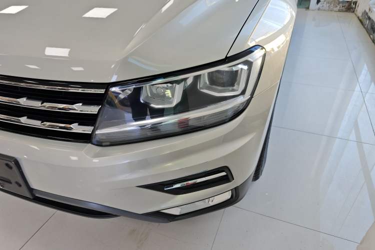 Used Volkswagen Tiguan L 2017 330TSI Automatic Two-Wheel Drive Luxury Edition
