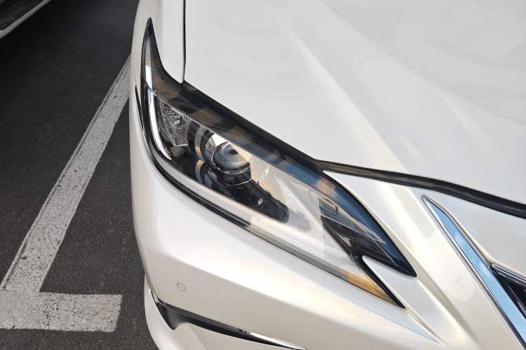 Used Lexus ES 2018 300h Premier Edition China V Standard
