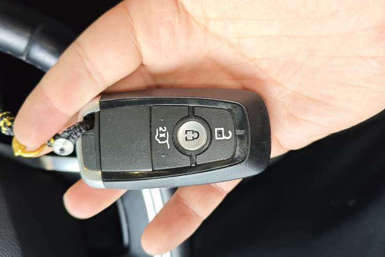 Used Ford Explorer 2020 EcoBoost 285 4x4 Titanium Edition 7-Seater