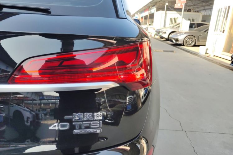 Used Audi Q5L 2022 40T Fashionable and Dynamic Model
