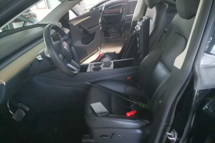 Used Tesla Model Y 2022 Rear-Wheel-Drive Version
