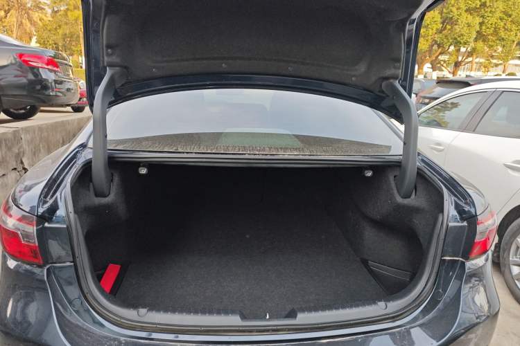 Used Mazda Atenza 2020 2.0L Blue Sky Luxury Edition