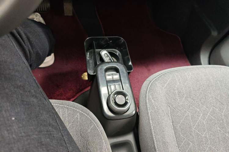 Used Geely Galaxy Panda 2023 Panda Mini 200km Endurance Bear
