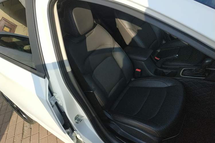 Used Chevrolet Monza 2020 Light Hybrid Redline 320T Dual-Clutch Joyful Edition
