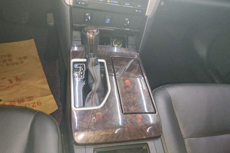 Used Toyota Camry 2016 2.0G 10th Anniversary Leading Edition
