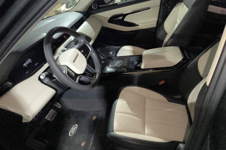 Used Land Rover Range Rover Evoque 2021 Range Rover Velar L 249PS R-Dynamic First Edition
