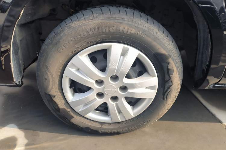 Used FORTHING Lingzhi 2023 M5L 1.6L Base Model 7 Seats
