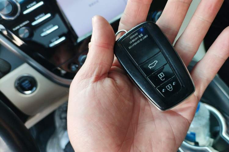 Used Toyota Camry 2018 2.0G Luxury Edition
