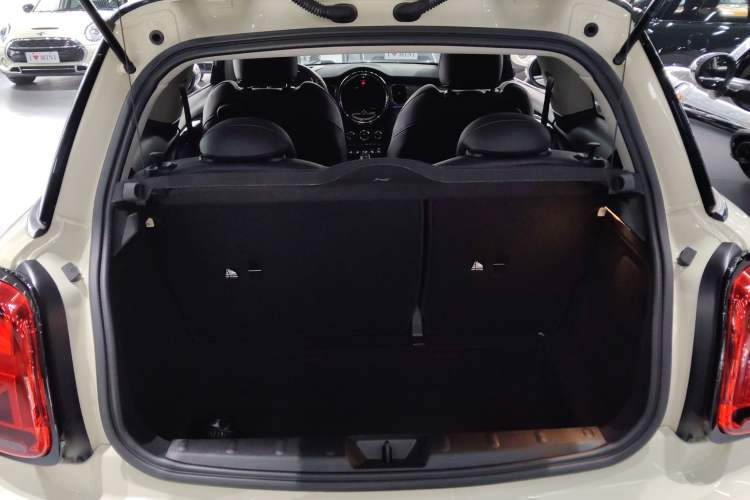 Used  MINI 2023 1.5T COOPER Artist
