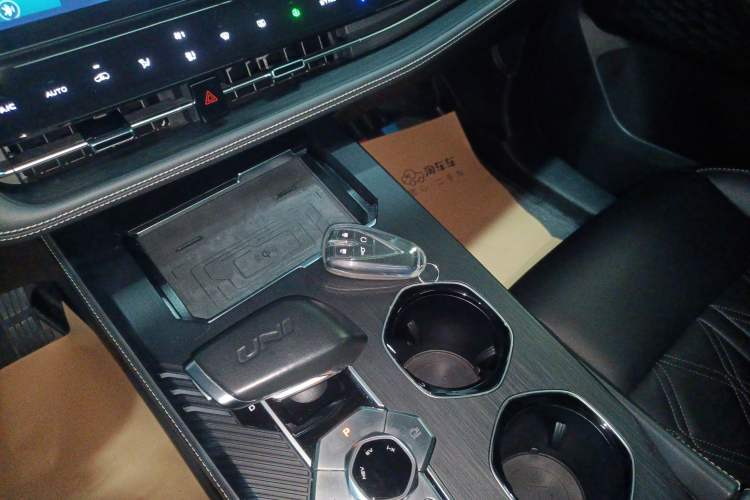 Used Changan UNI-K iDD 2023 Smart Electric iDD 1.5T 135km Smart Leading Model