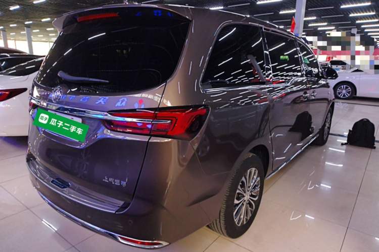 Used Buick GL8 2023 Facelifted Land Cruiser Executive Luxury Version
