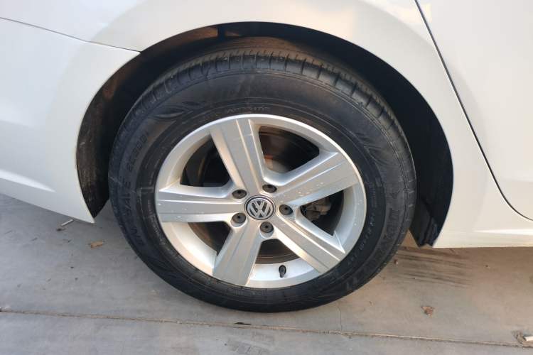 Used Volkswagen Lamando 2015 230TSI DSG Fashion Edition
