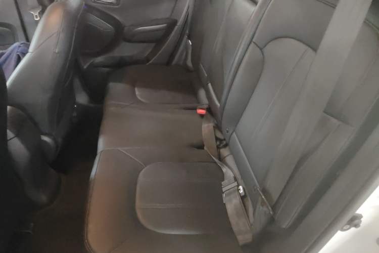 Used Hyundai ix35 2015 2.0L Automatic 2WD Smart Type China IV
