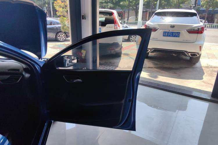 Used Roewe i5 2019 1.5L Automatic 4G Connected Langhao Edition
