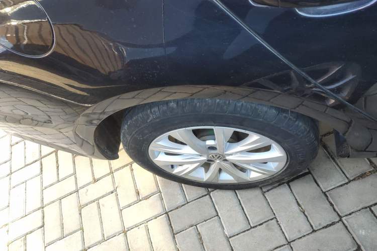 Used Volkswagen Lavida 2015 1.6L Automatic Comfort Edition
