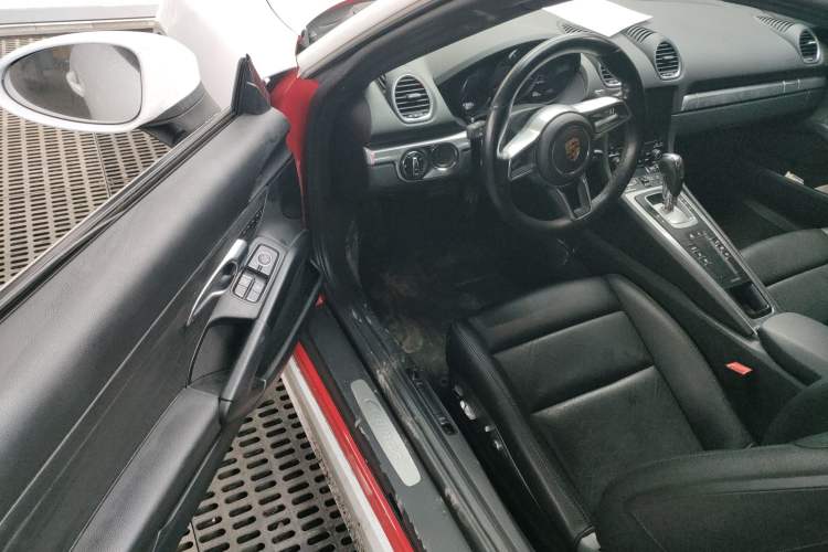 Used Porsche 718 2020 Cayman 2.0T
