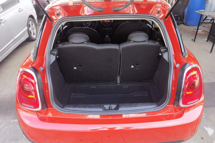 Used  MINI 2018 1.5T ONE
