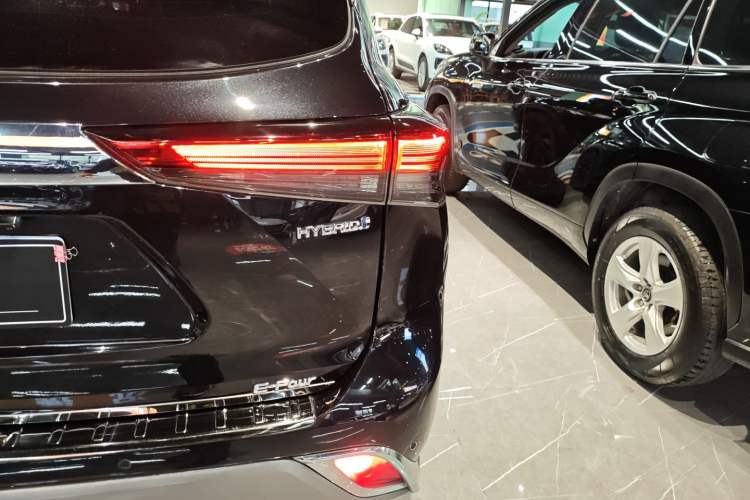 Used Toyota Highlander 2022 Dual-Engine 2.5L Four-Wheel Drive Prestige Version 7 Seats