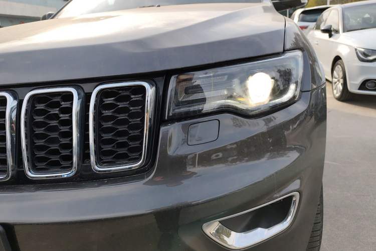 Used  Grand Cherokee 2021 3.0L 80th Anniversary Edition
