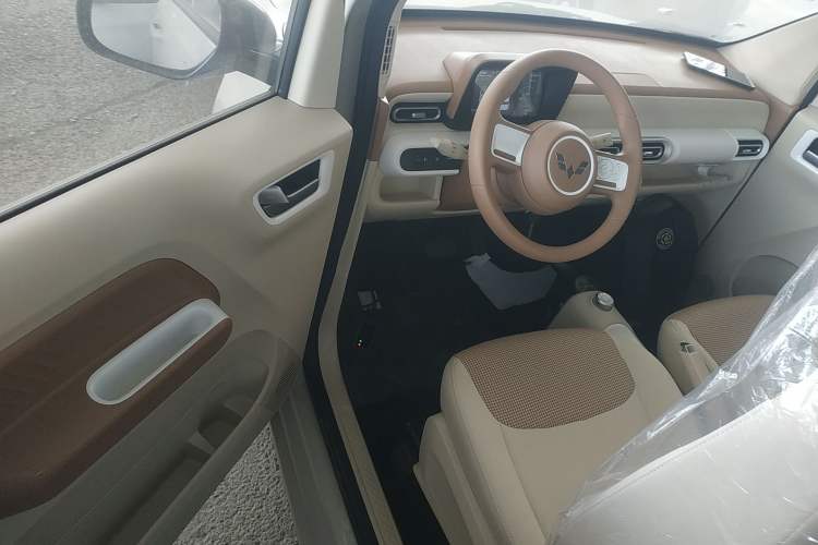 Used Wuling Hongguang MINIEV 2024 3rd Generation 215km Youth Edition
