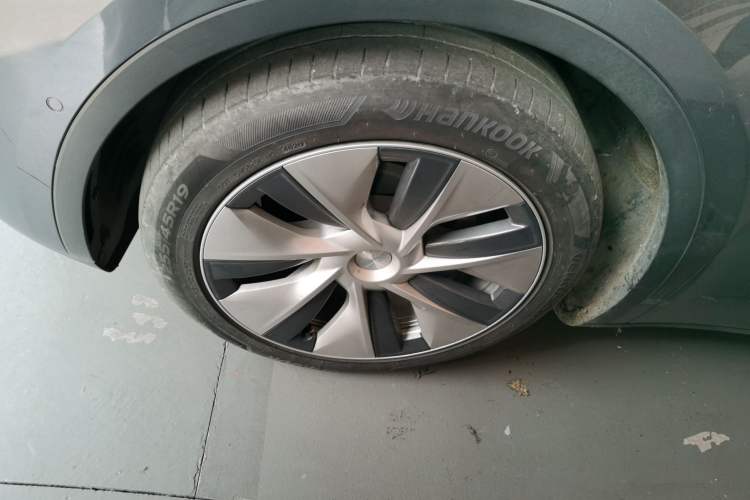 Used Tesla Model Y 2021 Long-Range All-Wheel-Drive Version