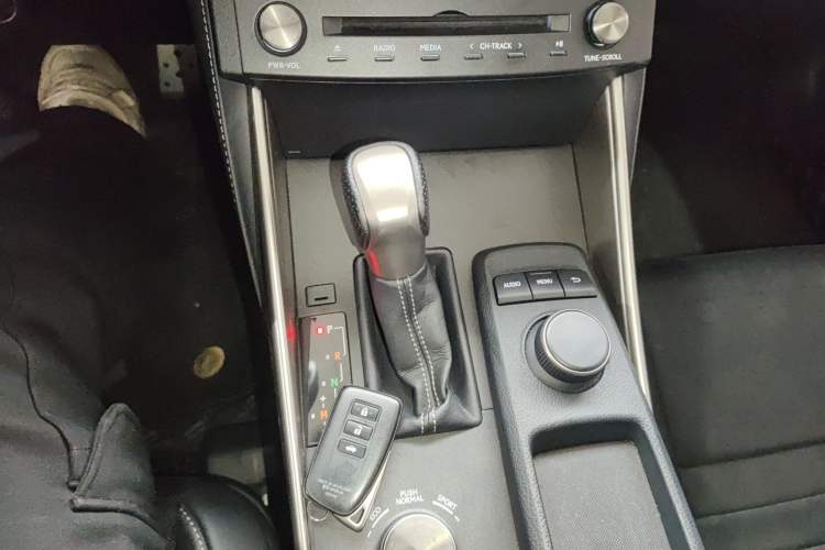 Used Lexus IS 2015 200t F SPORT