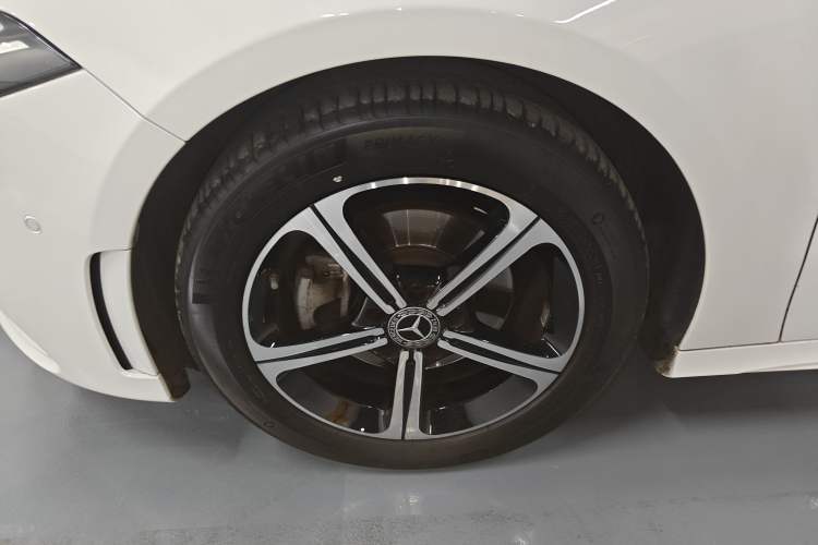 Used Mercedes-Benz A-Class 2022 Revised Version A 200 L Sport Sedan Fashionable Style
