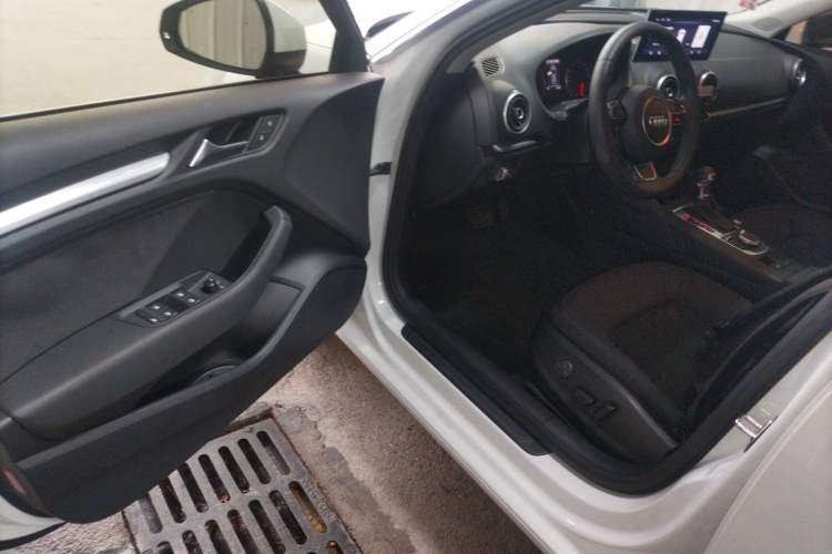 Used Audi A3 2015 Sportback 35 TFSI Millionth Anniversary Intelligent Leading Model
