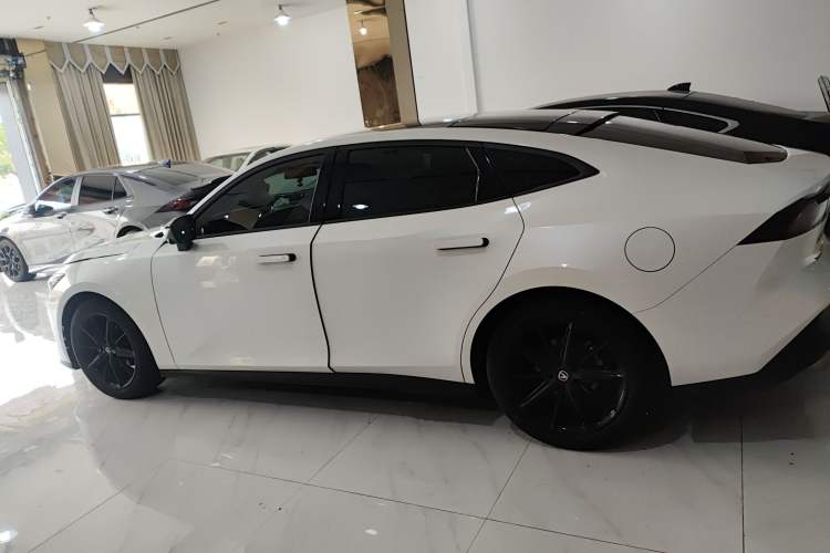 Used Changan UNI-V 2022 1.5T Prestige Version
