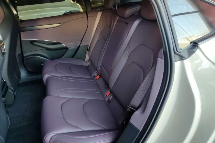 Used  SU7 2024 Rear-Drive Long-Range Intelligent Driving Version
