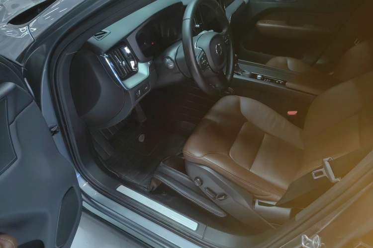 Used Volvo XC60 2021 T5 4x4 Smart Luxury Edition
