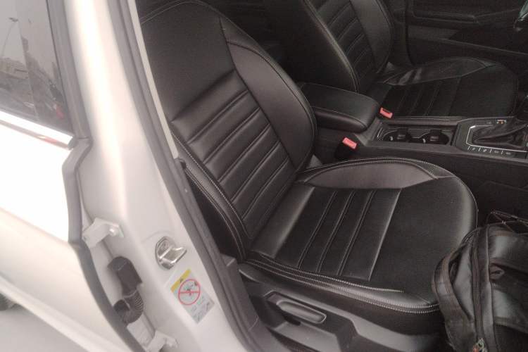 Used Volkswagen Lamando 2015 230TSI DSG Fashion Edition
