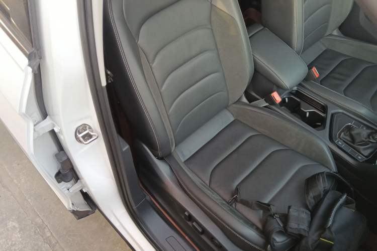 Used Volkswagen Tiguan L 2021 330TSI Automatic Two-Wheel Drive Smart Edition
