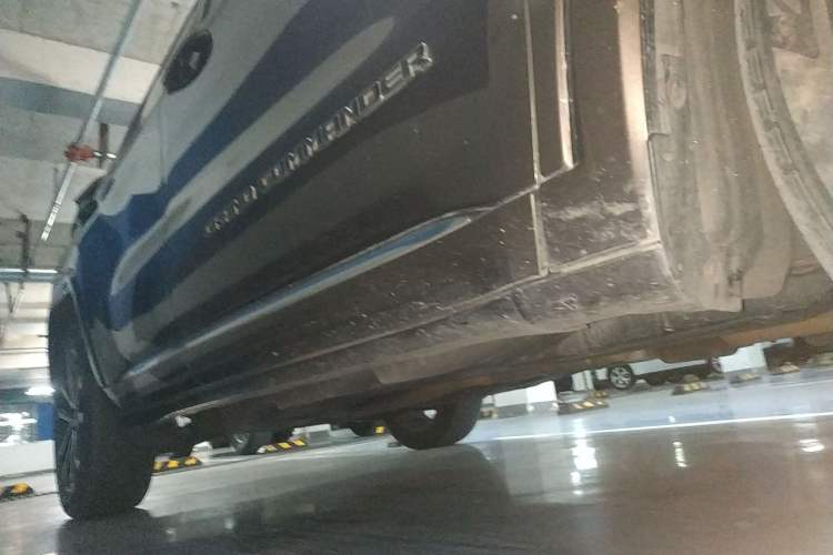 Used  Grand Commander 2018 2.0T Four-Wheel Drive Smart Enjoyment Version China V Emission Standard
